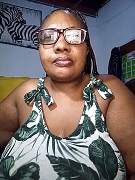 Snapshot of YELLOW_BONE chatting on 04.03.26 YELLOW BONE online show from 04.03.26