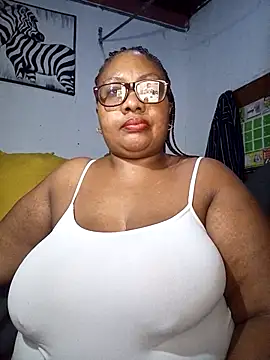 Snapshot of YELLOW_BONE chatting on 04.08.26 YELLOW BONE online show from 04.08.26