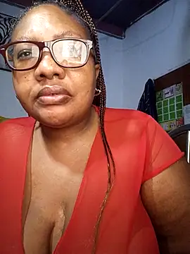 Snapshot of YELLOW_BONE chatting on 04.14.26 YELLOW BONE online show from 04.14.26