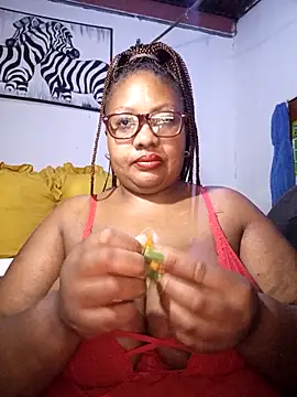 Snapshot of YELLOW_BONE chatting on 04.16.26 YELLOW BONE online show from 04.16.26