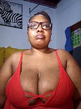 Snapshot of YELLOW_BONE chatting on 04.24.26 YELLOW BONE online show from 04.24.26