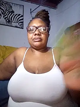 Snapshot of YELLOW_BONE chatting on 04.26.26 YELLOW BONE online show from 04.26.26