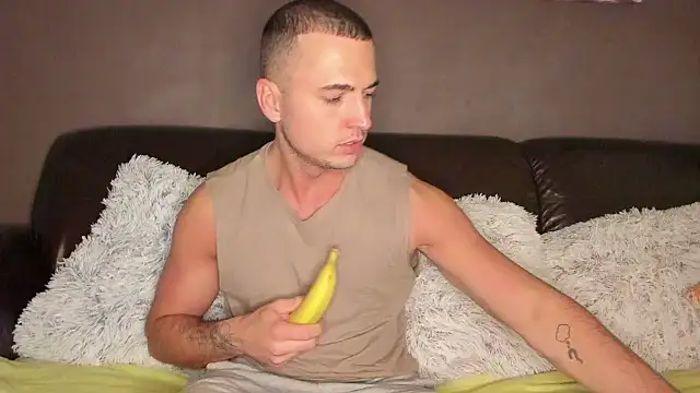 Snapshot of paulblack21 chatting on 11.08.25 paulblack21 online show from 11.08.25