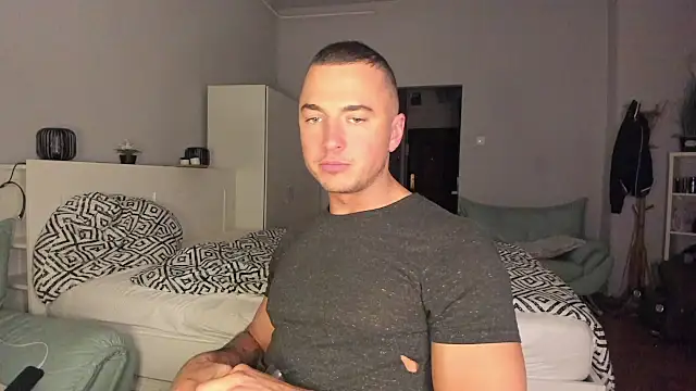 Snapshot of paulblack21 chatting on 11.19.25 paulblack21 online show from 11.19.25