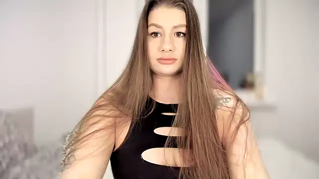 Snapshot of JuicyHelenX chatting on 12.14.25 JuicyHelenX online show from 12.14.25