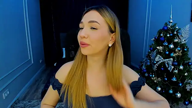 Snapshot of GracefulLook chatting on 12.24.24 GracefulLook online show from 12.24.24