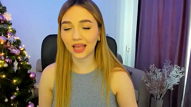 Snapshot of GracefulLook chatting on 12.27.24 GracefulLook online show from 12.27.24