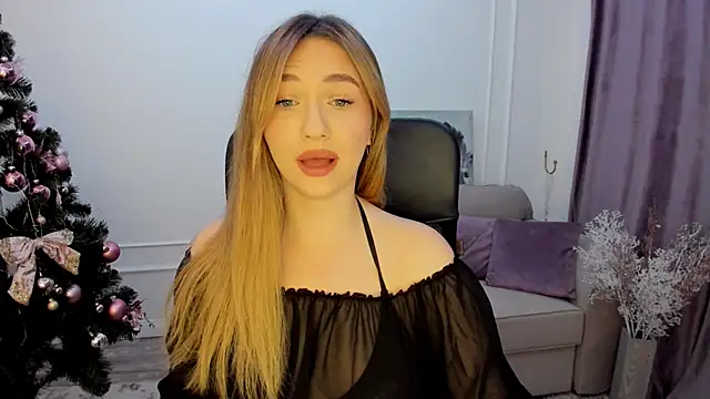 Snapshot of GracefulLook chatting on 01.10.25 GracefulLook online show from 01.10.25