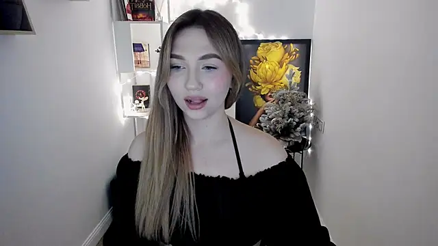 Snapshot of GracefulLook chatting on 01.11.25 GracefulLook online show from 01.11.25