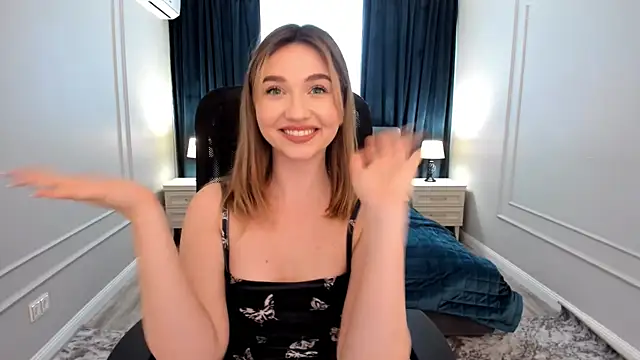 Snapshot of GracefulLook chatting on 01.20.25 GracefulLook online show from 01.20.25