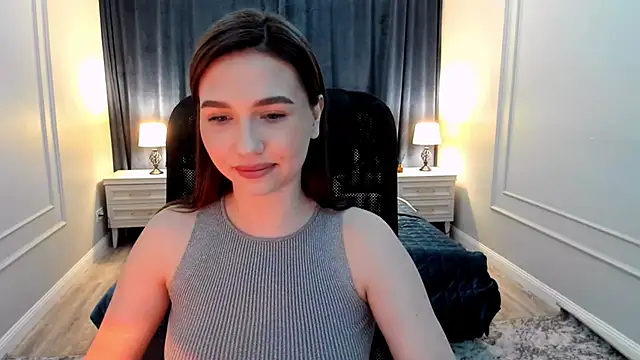 Snapshot of GracefulLook chatting on 02.06.25 GracefulLook online show from 02.06.25