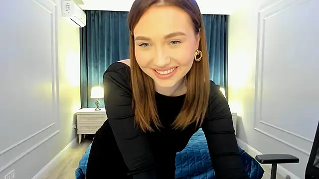 Snapshot of GracefulLook chatting on 02.20.25 GracefulLook online show from 02.20.25