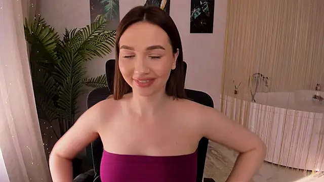 Snapshot of GracefulLook chatting on 02.24.25 GracefulLook online show from 02.24.25