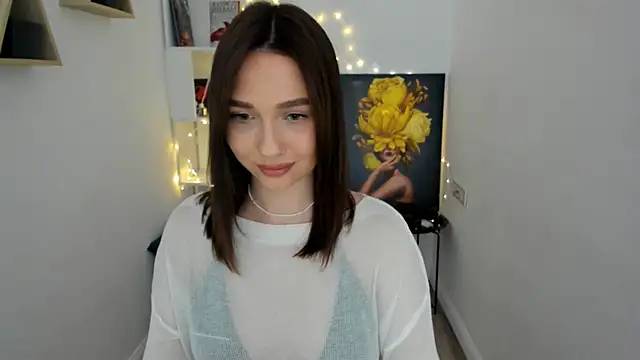 Snapshot of GracefulLook chatting on 03.18.25 GracefulLook online show from 03.18.25