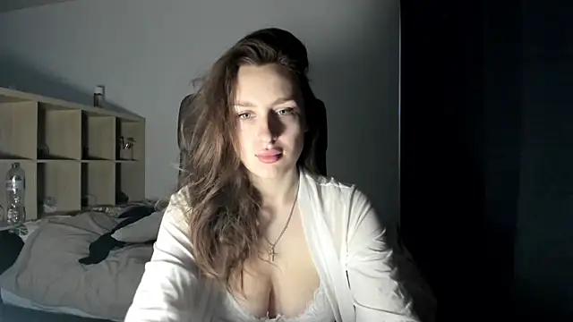 Snapshot of Ella___Bell chatting on 02.24.25 Ella   Bell online show from 02.24.25
