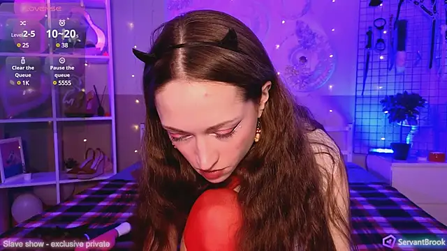 Snapshot of ServantBrook chatting on 02.25.25 ServantBrook online show from 02.25.25