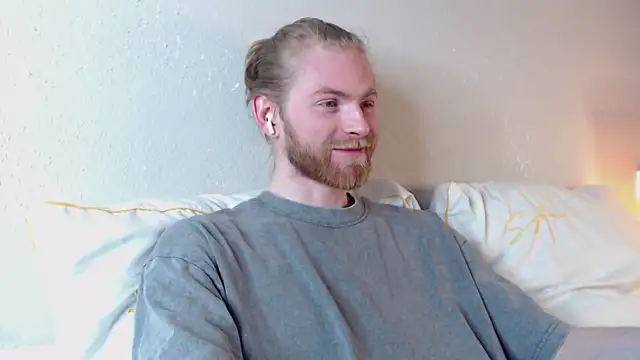 Snapshot of Damien_Bi chatting on 01.13.25 Damien Bi online show from 01.13.25