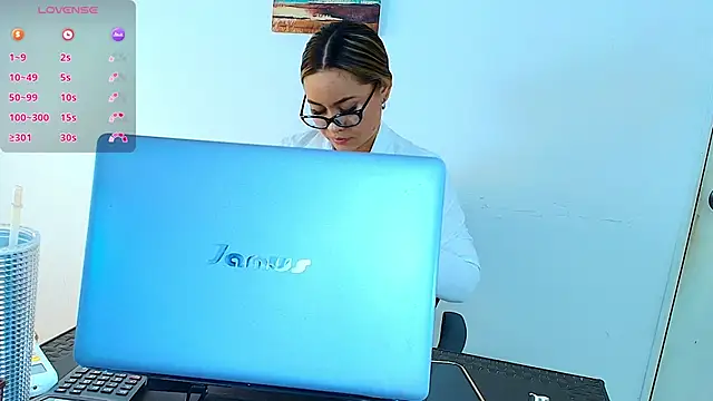 Snapshot of TaylorEvanss chatting on 02.03.25 TaylorEvanss online show from 02.03.25