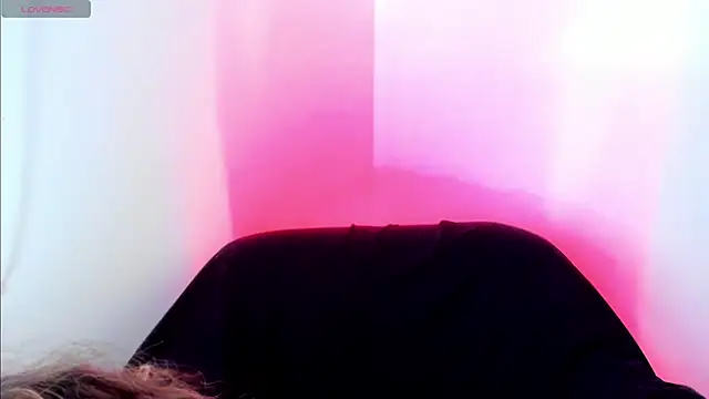 Snapshot of TaylorEvanss chatting on 10.16.25 TaylorEvanss online show from 10.16.25