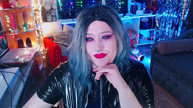 Snapshot of wickedxqueen chatting on 01.14.25 wickedxqueen online show from 01.14.25