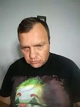 Snapshot of Bury0117 chatting on 10.28.25 Bury0117 online show from 10.28.25