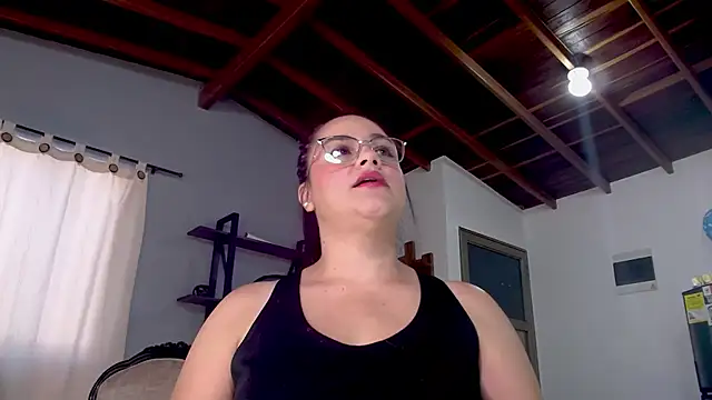 maela1 online show from 11.17.25