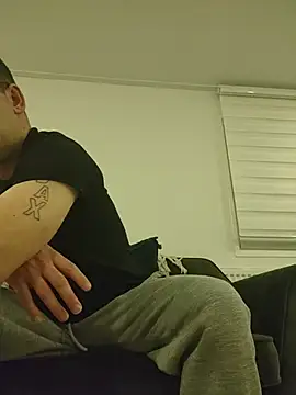 Snapshot of steviebigdick1992 chatting on 11.05.25 steviebigdick1992 online show from 11.05.25