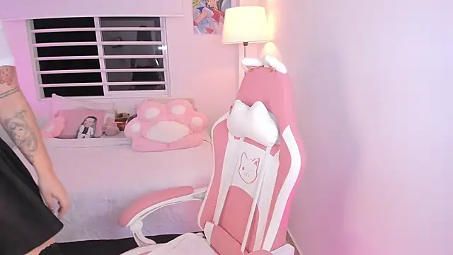 Snapshot of kityangelss chatting on 03.17.25 kityangelss online show from 03.17.25