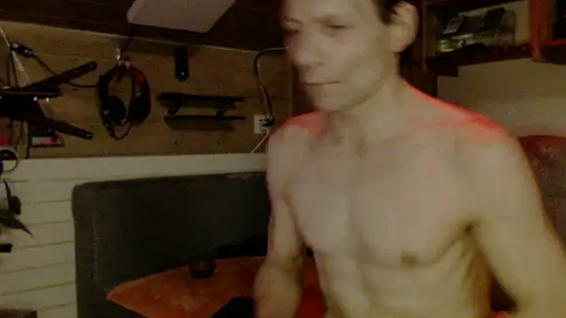 Snapshot of Cridere chatting on 12.16.25 Cridere online show from 12.16.25