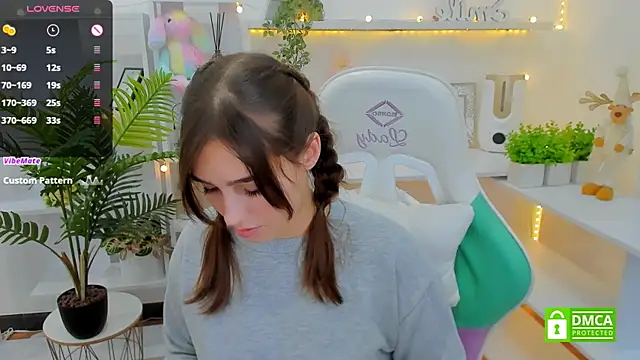  Eliizabeth  online show from 01.28.25