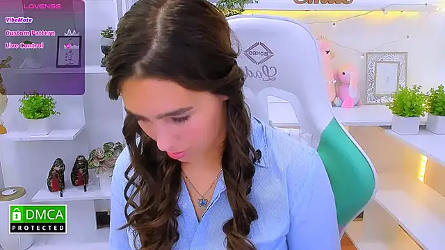  Eliizabeth  online show from 09.22.25