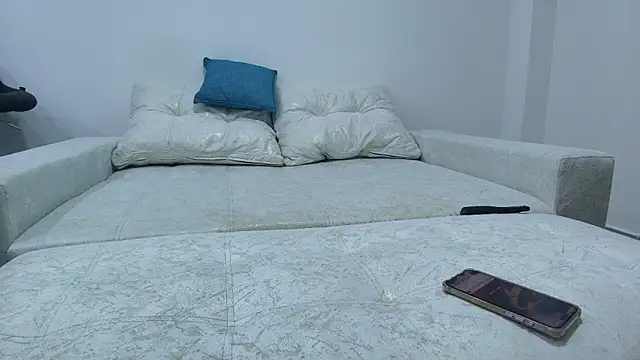 Snapshot of roxana_collins chatting on 02.05.26 roxana collins online show from 02.05.26