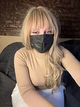 Snapshot of Mayoosh6 chatting on 02.07.25 Mayoosh6 online show from 02.07.25