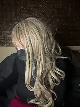 Snapshot of Mayoosh6 chatting on 02.15.25 Mayoosh6 online show from 02.15.25