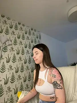 Snapshot of Marie_Diaze chatting on 12.22.24 Marie Diaze online show from 12.22.24