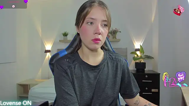 Snapshot of nataly_rodri chatting on 02.15.26 nataly rodri online show from 02.15.26