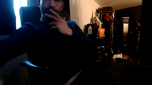 Snapshot of leanjamesdean chatting on 03.15.25 leanjamesdean online show from 03.15.25