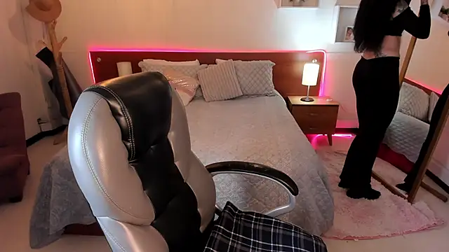 Kristen Garner online show from 12.05.25