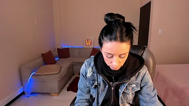Kristen Garner online show from 06.08.26