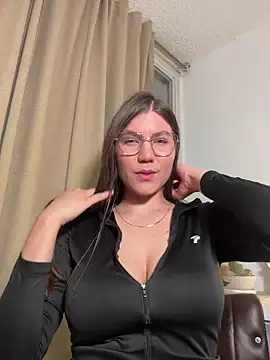 AmelieLaurent  online show from 11.21.25