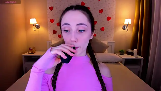 Snapshot of Lexi_Split chatting on 02.15.25 Lexi Split online show from 02.15.25