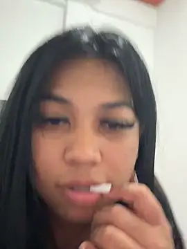 Snapshot of Emily_restrepo chatting on 09.11.25 Emily restrepo online show from 09.11.25