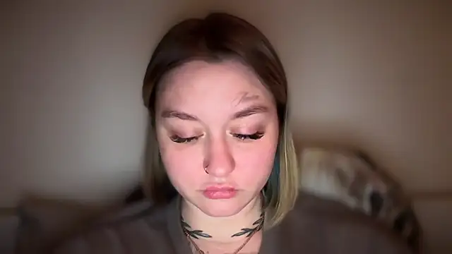 Snapshot of Isabel-Bailey chatting on 11.11.25 Isabel-Bailey online show from 11.11.25