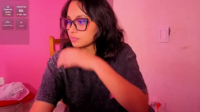 Cuteprincess21 online show from 10.15.25