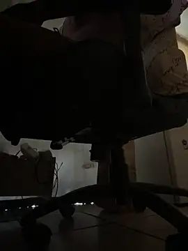 Snapshot of YesTheSexiest chatting on 02.01.26 YesTheSexiest online show from 02.01.26