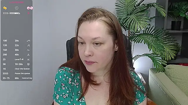 Snapshot of CutieGinger chatting on 11.21.25 CutieGinger online show from 11.21.25