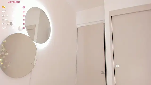 mia yourmommy online show from 03.17.25