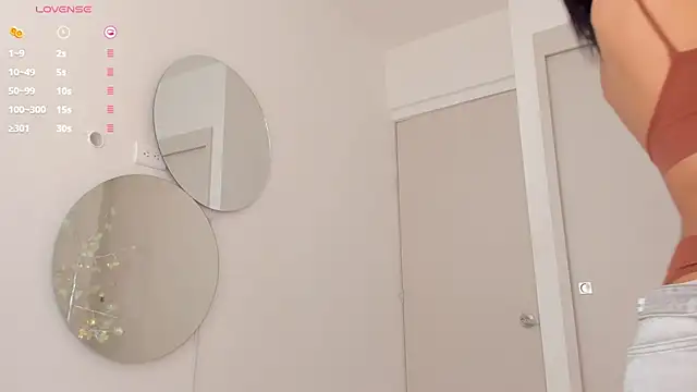 mia yourmommy online show from 03.22.25