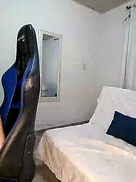 Snapshot of Rafaelayamazaki chatting on 01.13.25 Rafaelayamazaki online show from 01.13.25