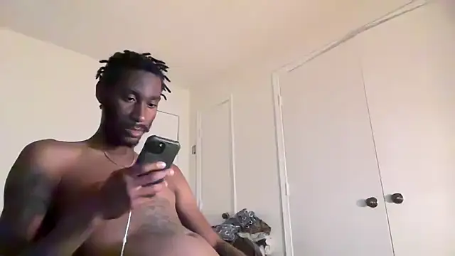 Snapshot of ITSONLYKENNY chatting on 10.02.25 ITSONLYKENNY online show from 10.02.25